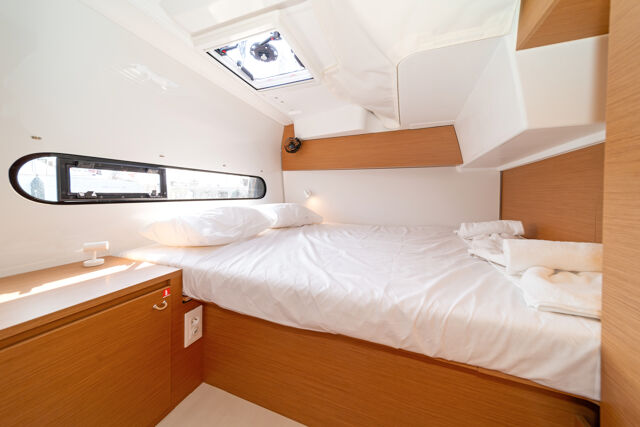 Excess 11 - 4 + 1 + 1 cab. Luna